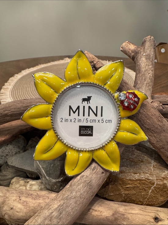 Studio Decor Other - Studio Decor Yellow Sunflower Mini Photo Frame with Ladybug Accent